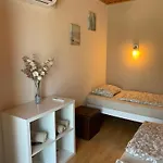 Tom Apartment *